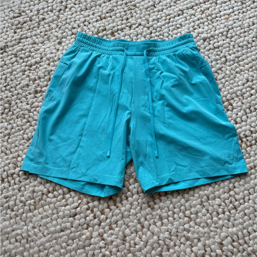 Lululemon Men’s Lined Swim Trunks - Size Medium
